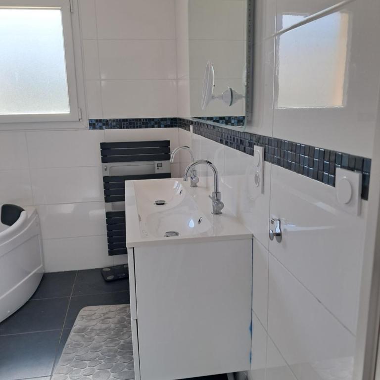 Chambre privé chez lhabitant - Chambre Double avec Salle de Bains Commune - 2
