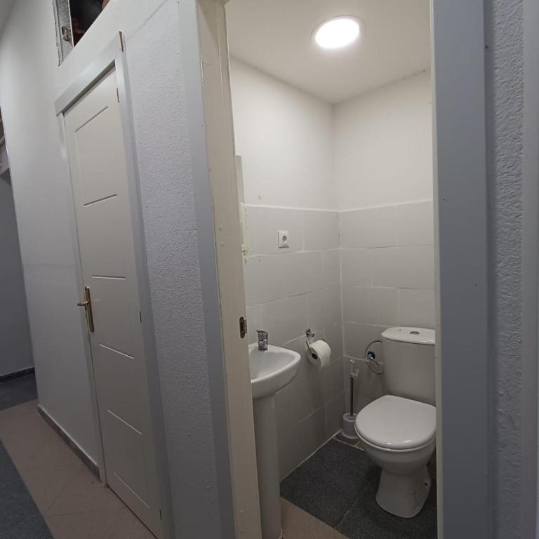 Hostal Mayor Plaza - Bed in 4-Bed Male Dormitory Room - 3
