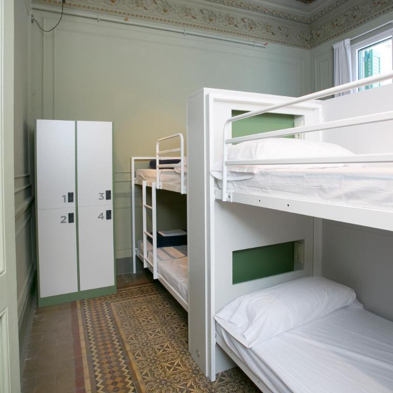Sant Jordi Hostels Rock Palace - Bed in 8-Bed Female Dormitory Room - 14