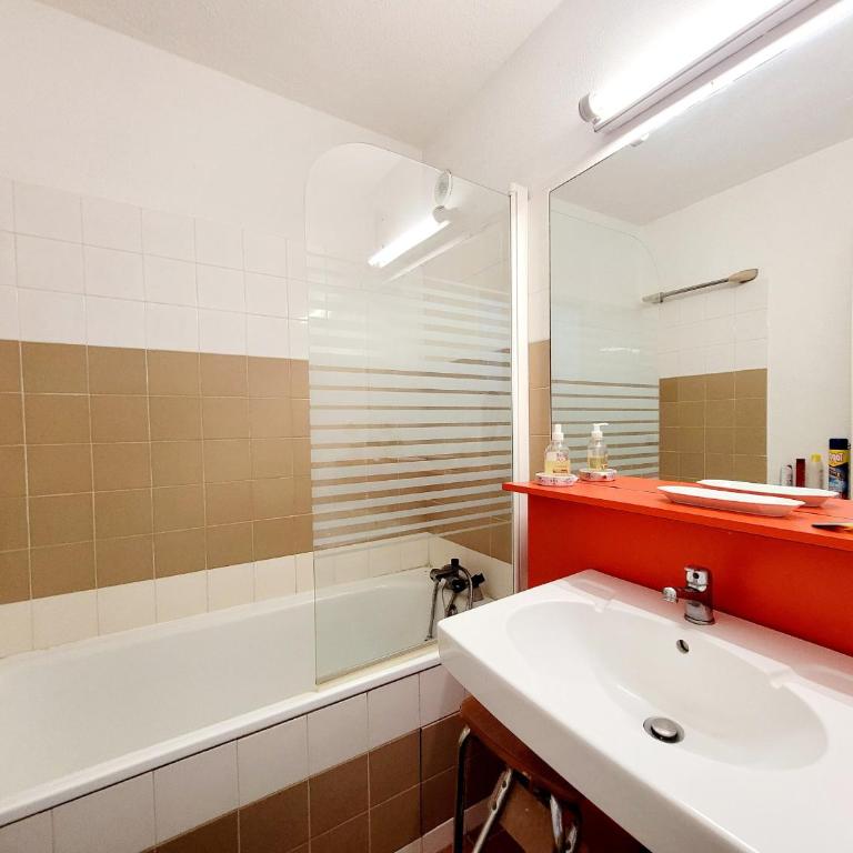 Beau studio cabine avec parking et climatisation, idéal pour 4 personnes - FR-1-794-161 - Appartamento - 3