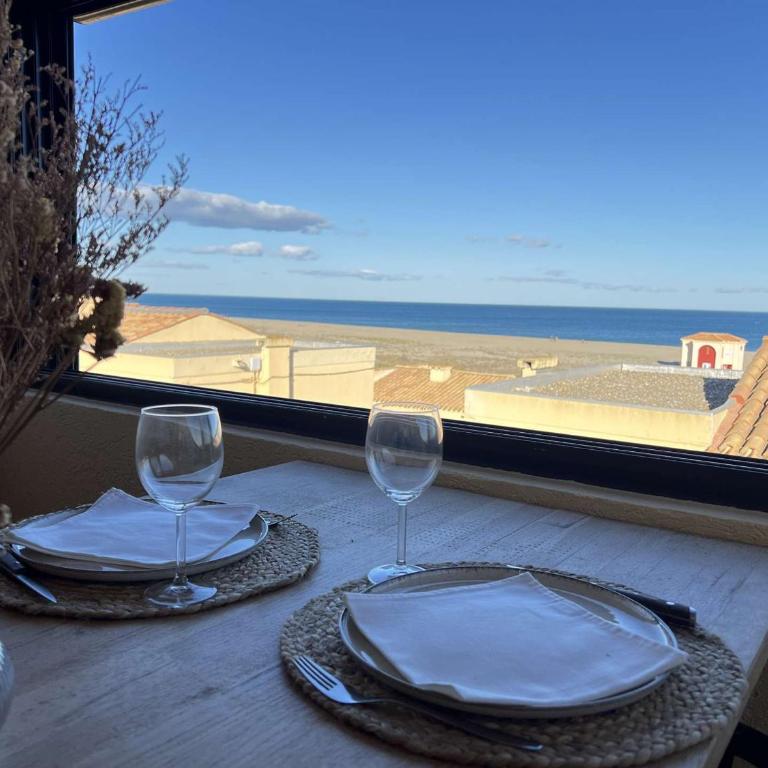 Villa T3 rénovée, 4 pers, face mer, clim, WiFi, Port Leucate - FR-1-81-633 - Villa - 1