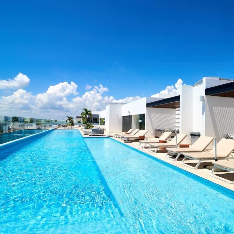Luxury 2-Story Apt with Jacuzzi - Two-Bedroom Apartment - 2