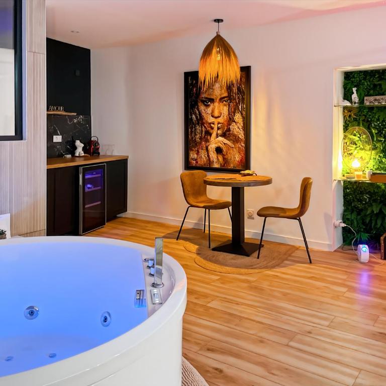 Le Bohème Spa, loveroom à Sète - Appartement 1 Chambre - 34