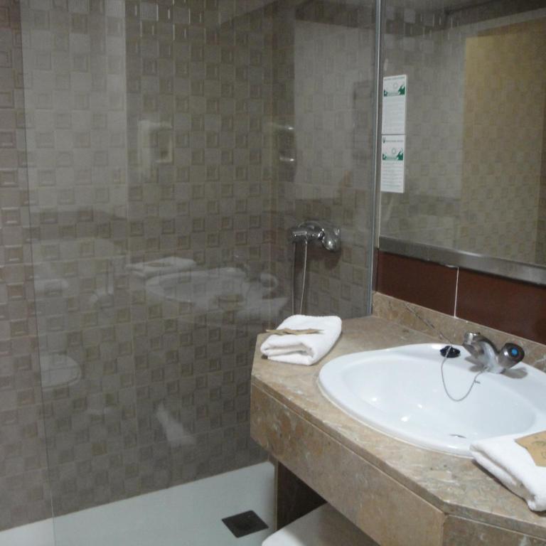 Hotel Esplendid - Habitación Doble con balcón - 2 camas - 7