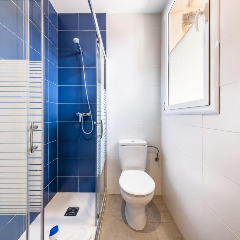 AinB Barcelona Sants Apartments - Two-Bedroom Apartment with Terrace - 6