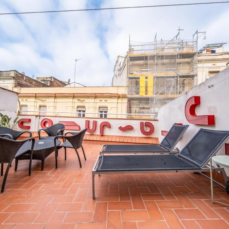 AinB Barcelona Sants Apartments - Two-Bedroom Apartment with Terrace - 12