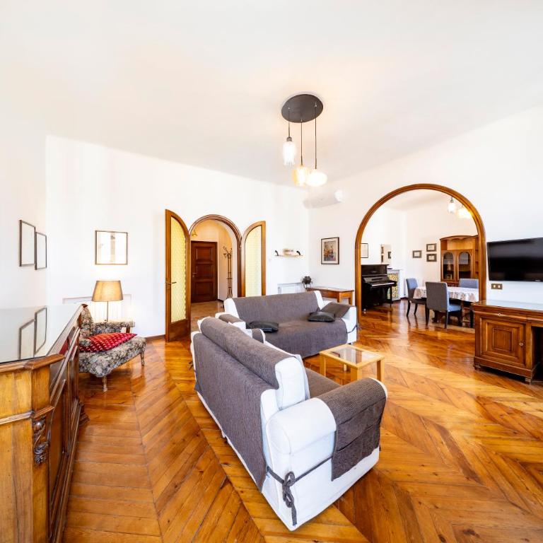 Charming Bellagio - Three-Bedroom Apartment (5 Adults) - 6