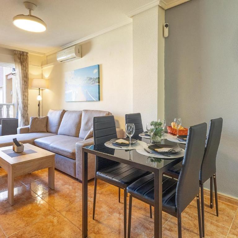 Gorgeous Apartment In Torrevieja - Apartamento de 2 dormitorios - 1