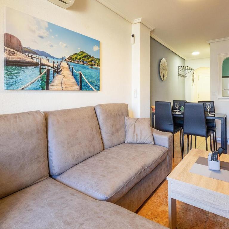 Gorgeous Apartment In Torrevieja - Apartamento de 2 dormitorios - 2