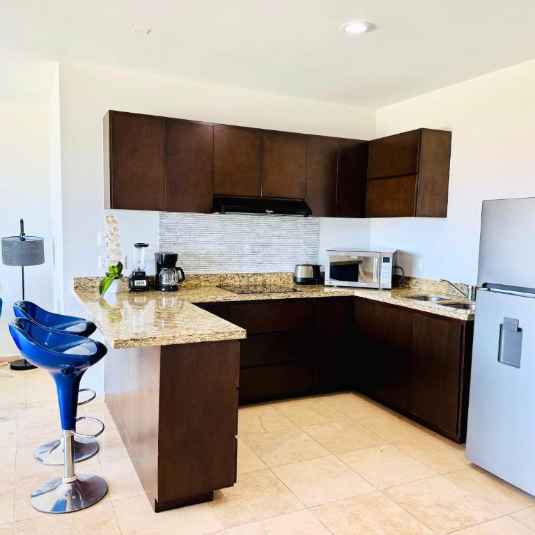 Brujas Tower Beach Resort - Family Two-Bedroom Apartment with View - 9