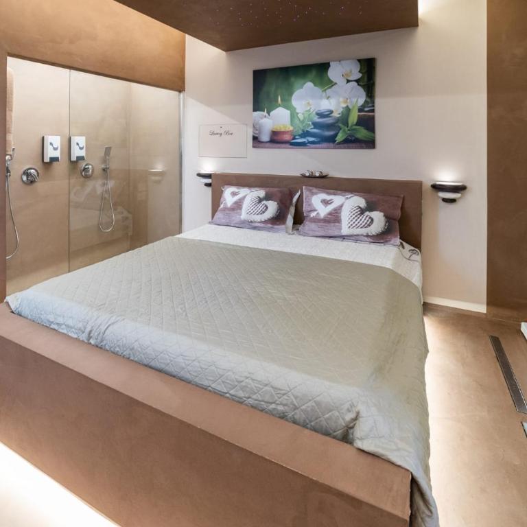 Luxury Suite - Camera Deluxe - 6