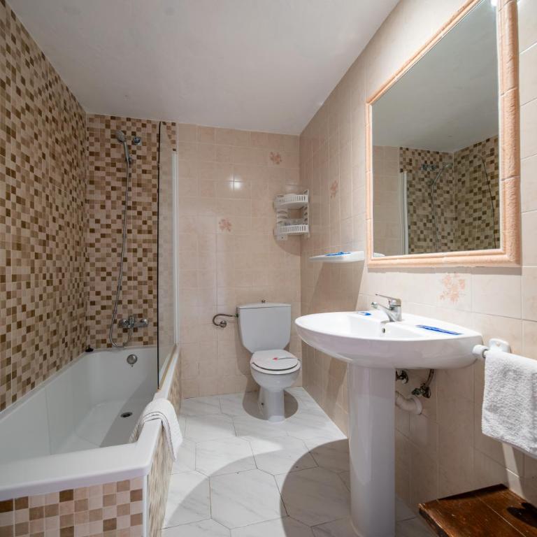 Hotel Buigues - Double or Twin Room with Garden View - 4