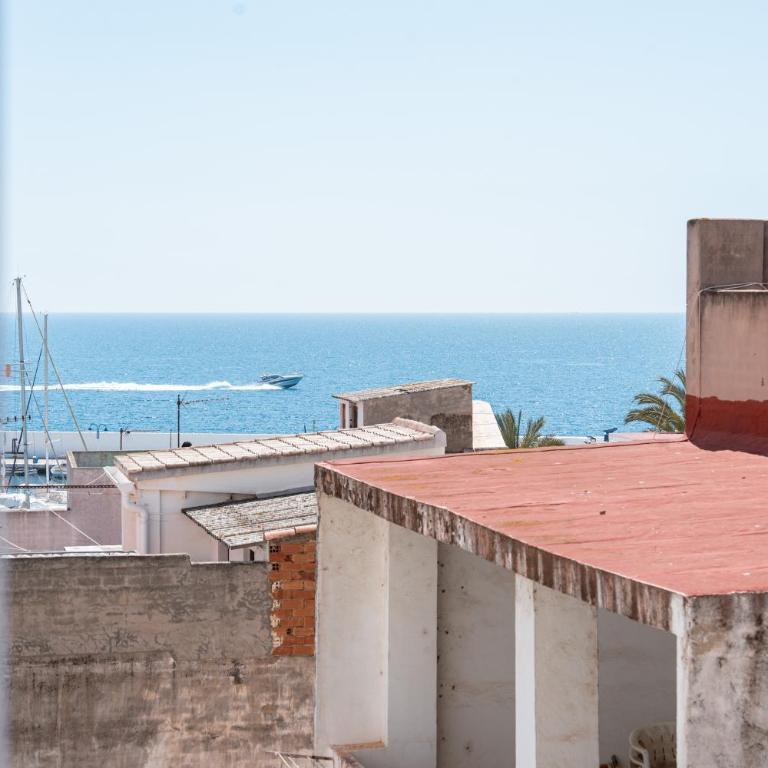 Hotel Buigues - Two-Bedroom Apartment with Balcony and Sea View - 14