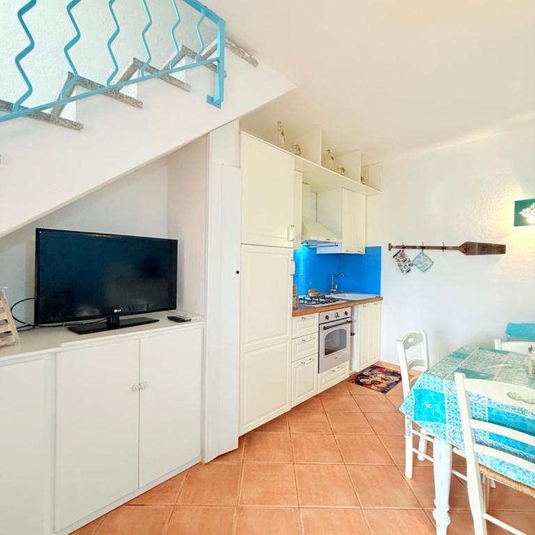 Azzurra Home - Appartamento con 2 Camere da Letto - 5