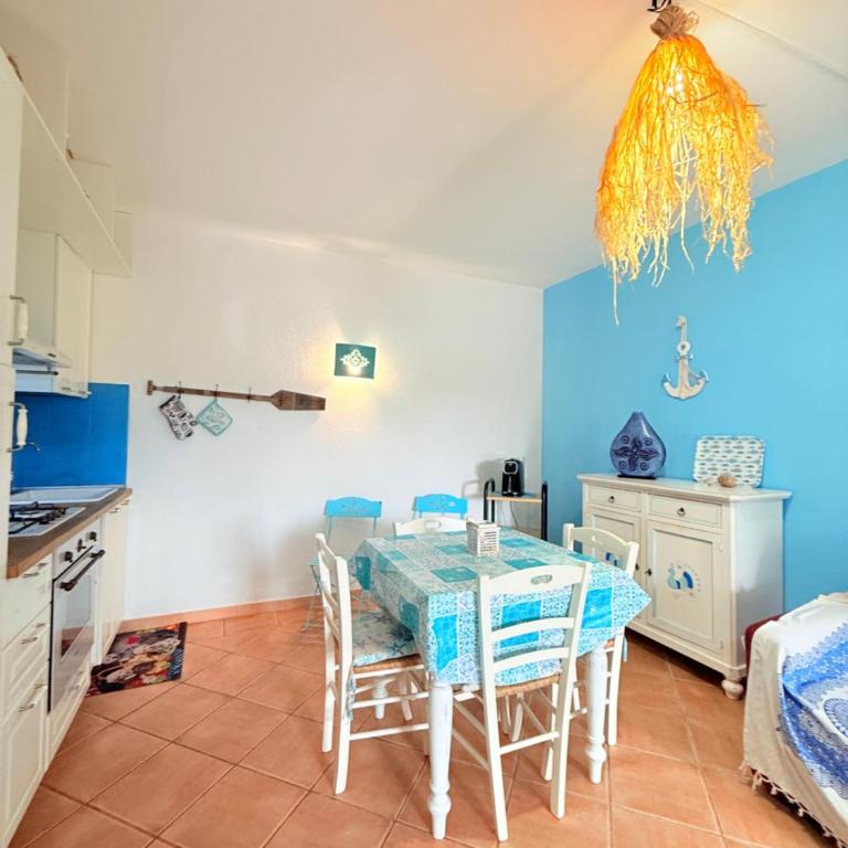 Azzurra Home - Appartamento con 2 Camere da Letto - 8