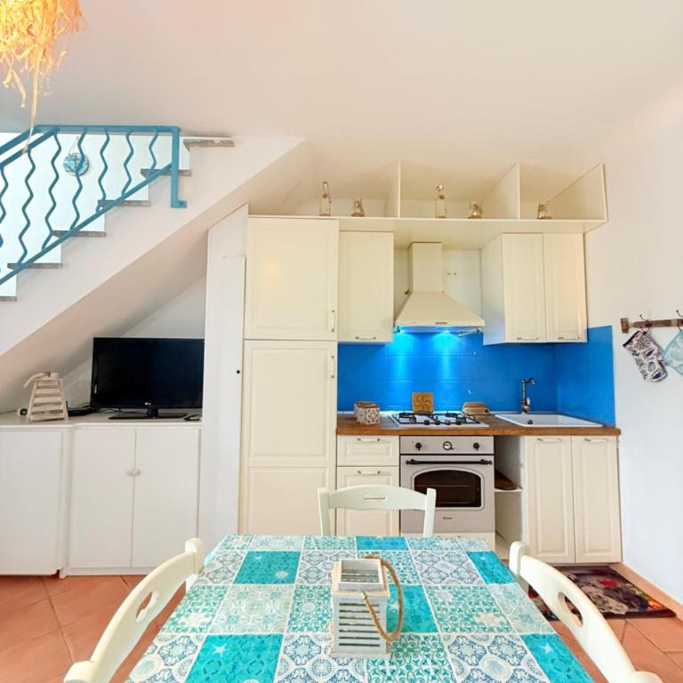Azzurra Home - Appartamento con 2 Camere da Letto - 15