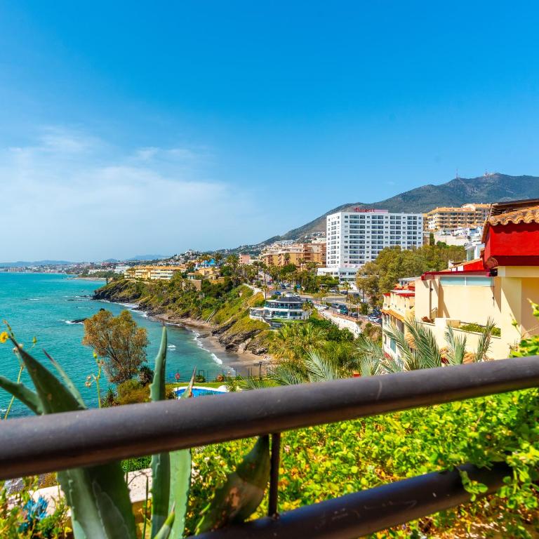 Torrequebrada beachfront apartment, Costa del Sol - Two-Bedroom Deluxe Apartment with Ocean View - 1