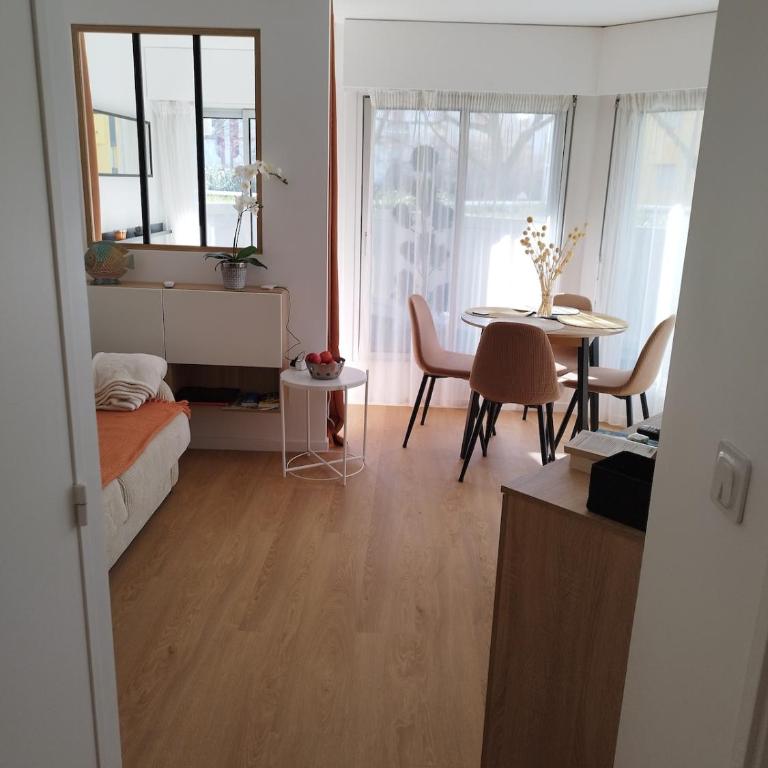Lilalune - One-Bedroom Apartment - 12