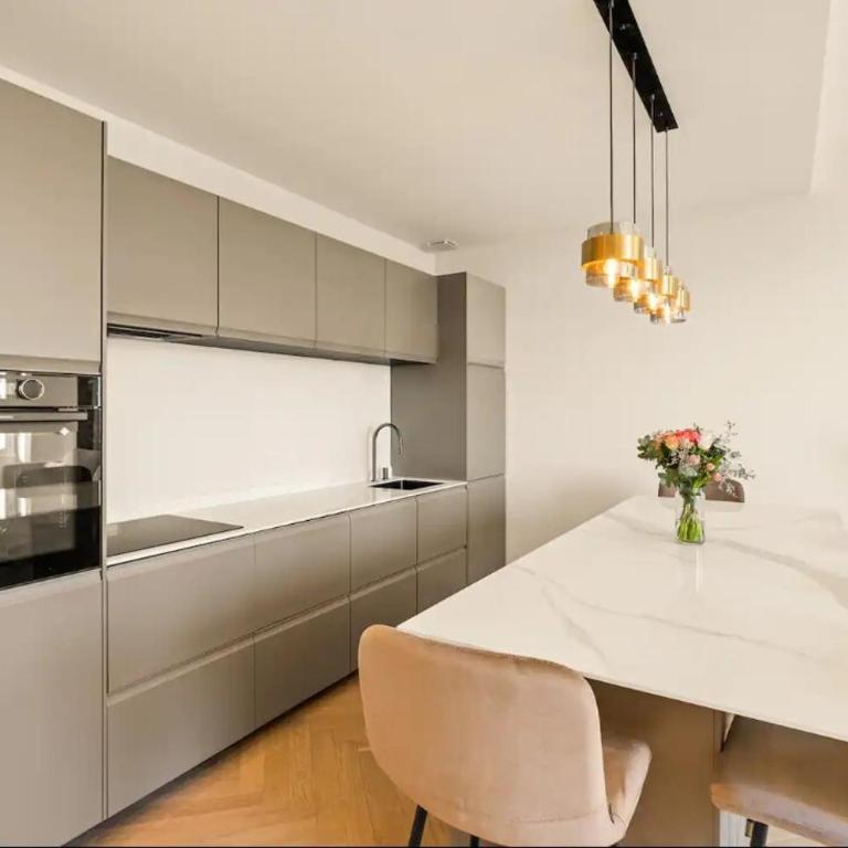 LES SUITES DU PALAIS sur LA CROISETTE - Vue MER - Appartement 2 Chambres avec Terrasse et Vue sur la Mer - 8