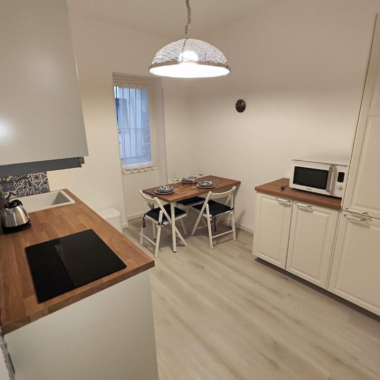 Carlo's ZR141 Sanremo Market - Appartamento con 2 Camere da Letto - 9