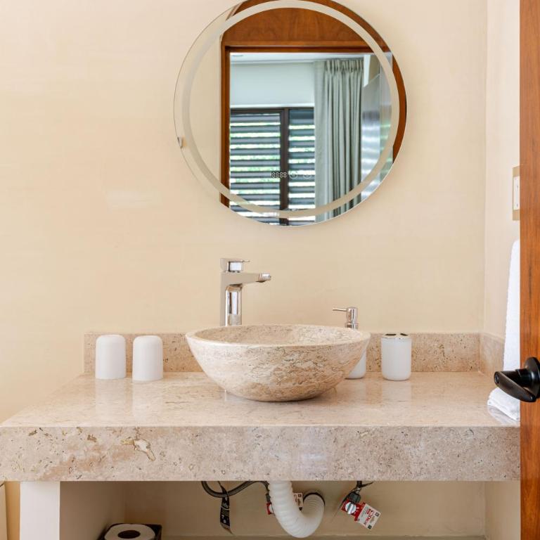 Ocean Breeze Villa - A few steps from the beach! - Villa con piscina privada - 25