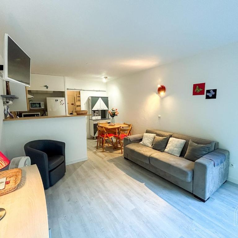 Studio avec jardinet dans résidence avec piscine - Two-Bedroom Apartment - 2