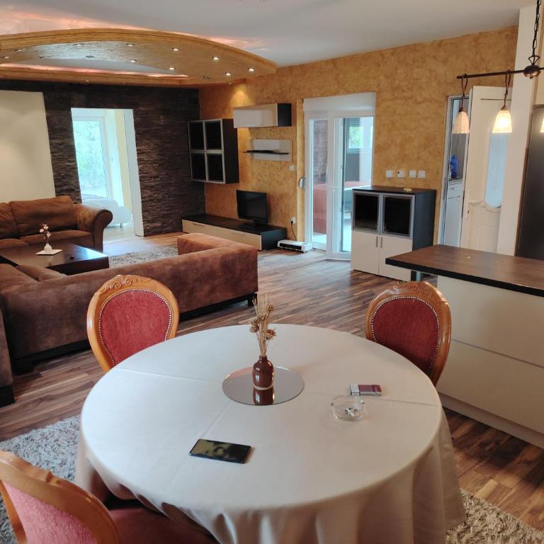 Vila Morava - Two-Bedroom Villa - 1