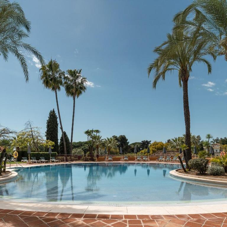 Apartment with a garden near the sea in Gran Bahía de Marbella - Apartamento de 2 dormitorios - 1