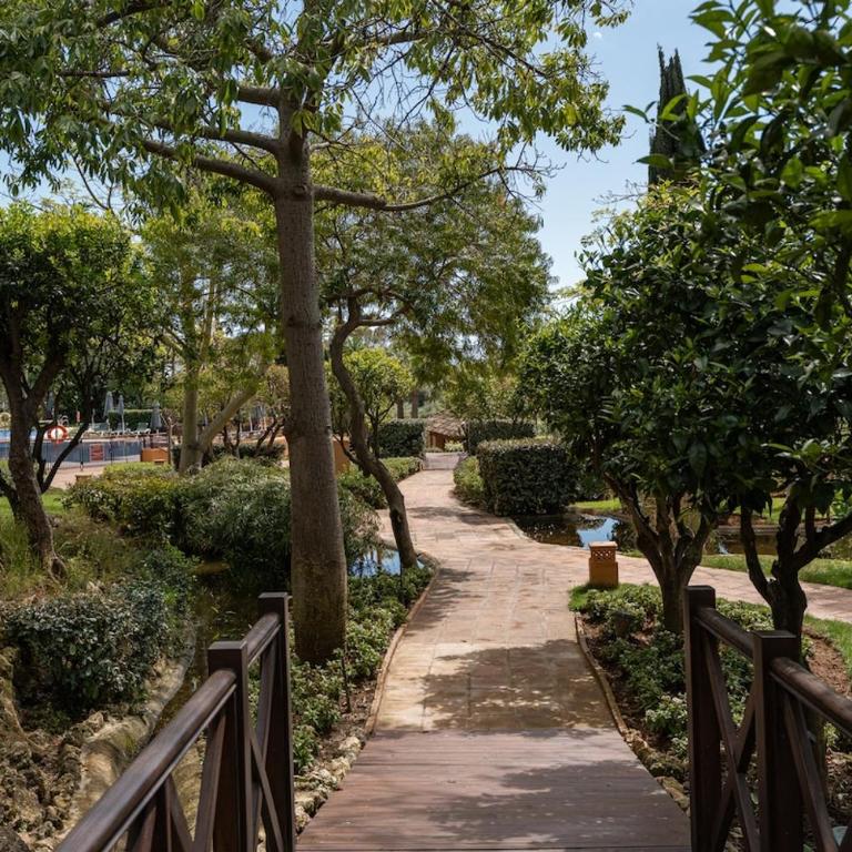 Apartment with a garden near the sea in Gran Bahía de Marbella - Apartamento de 2 dormitorios - 8