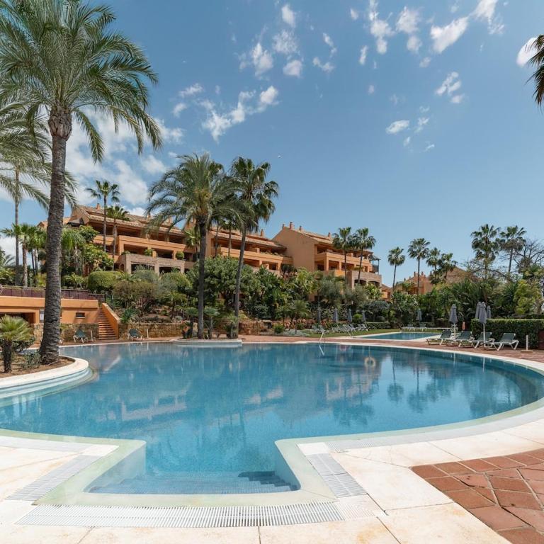 Apartment with a garden near the sea in Gran Bahía de Marbella - Apartamento de 2 dormitorios - 9