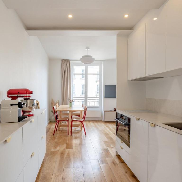 Cozy Faubourg St Martin retreat - Appartement - 2