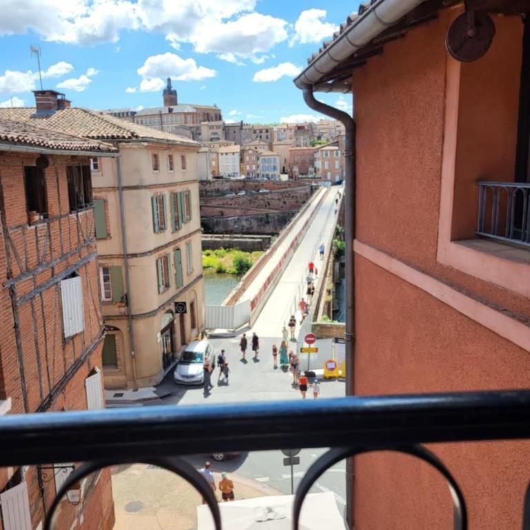 Cadre exceptionnel niché sous les toits dans le quartier historique - Apartment mit 1 Schlafzimmer - 2