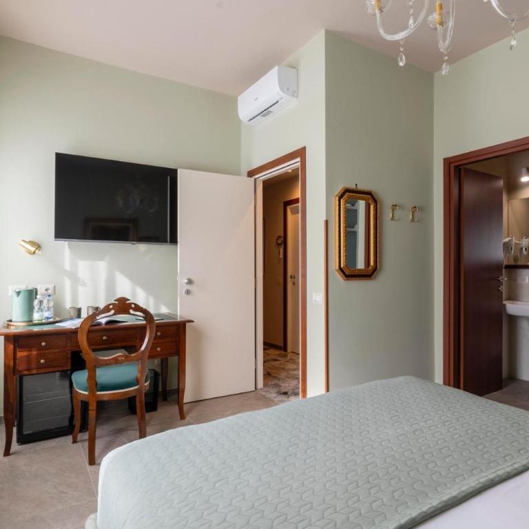 Dimore Morelli Brescia - Camera Matrimoniale con Bagno Privato - 9