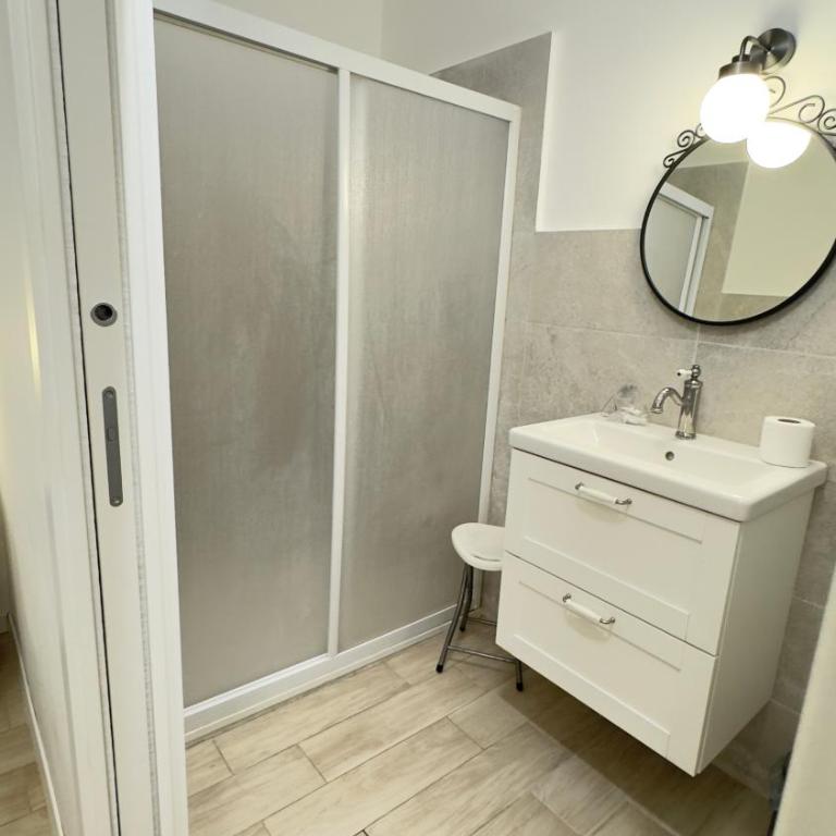 Cinque Lampadi Acquario - Appartamento con 2 Camere da Letto - 23