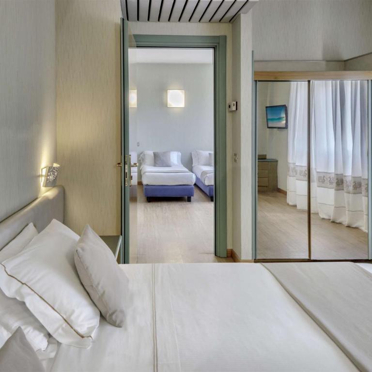Best Western Hotel Residence Italia - Camera Quadrupla con 1 Letto Queen-Size e 2 Letti Singoli - 2