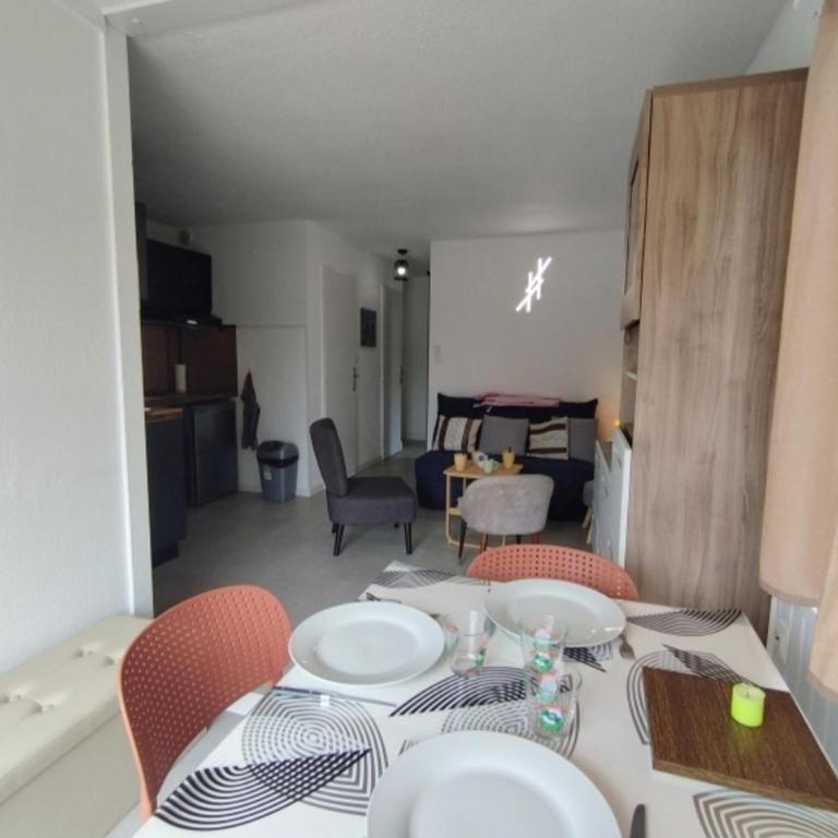 Appartement T3 pour 4 pers, près de la plage, parking privé - FR-1-795-61 - Appartement - 4