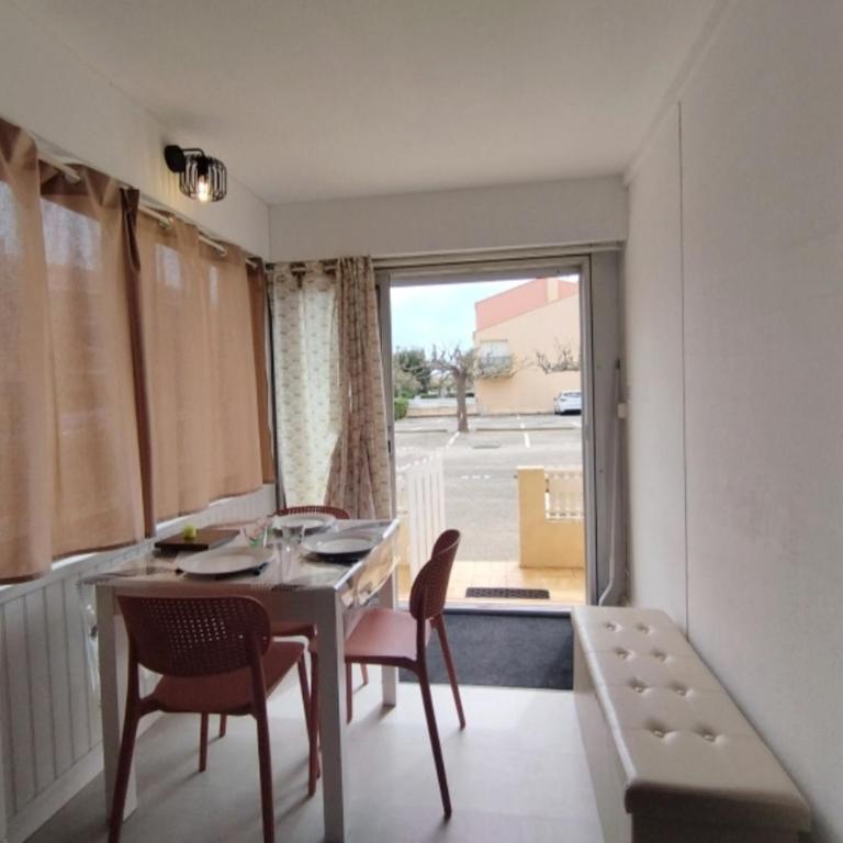 Appartement T3 pour 4 pers, près de la plage, parking privé - FR-1-795-61 - Appartement - 5