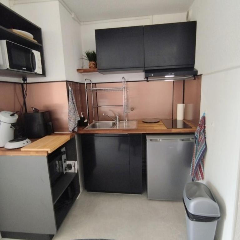 Appartement T3 pour 4 pers, près de la plage, parking privé - FR-1-795-61 - Appartement - 8