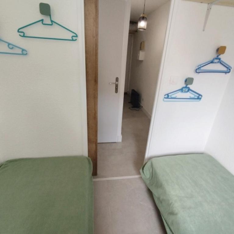 Appartement T3 pour 4 pers, près de la plage, parking privé - FR-1-795-61 - Appartement - 12