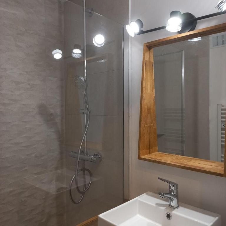 TMB Tour du Mont-Blan - One-Bedroom Apartment - 8