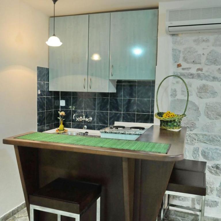 Apartments Kotor Old Town - Deluxe Double Room - 16