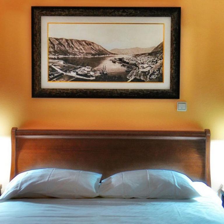 Apartments Kotor Old Town - Deluxe Double Room - 17