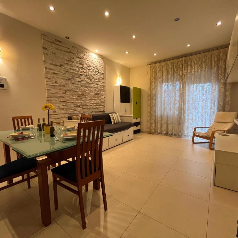 Charm Apartment & Relax Jacuzzi Roma-Gemelli - Appartamento Deluxe con 2 Camere da Letto e Balcone - 4