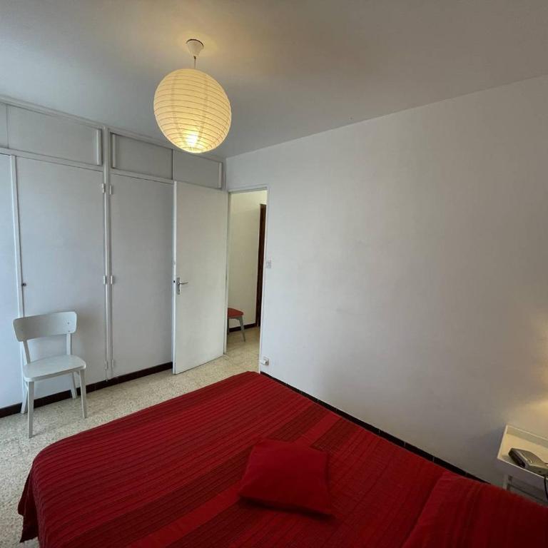 Appartement T3 spacieux, 6 couchages à Saint-Cyprien Plage, proche port et commerces, parking sécurisé - FR-1-106-38 - Apartment - 12