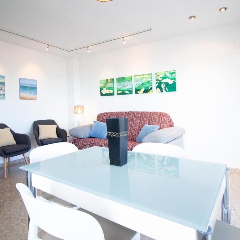 Global Vacacional, Apartamento de 3 habitaciones en urbanización cerca del mar - Three-Bedroom Apartment with Private Pool - 6