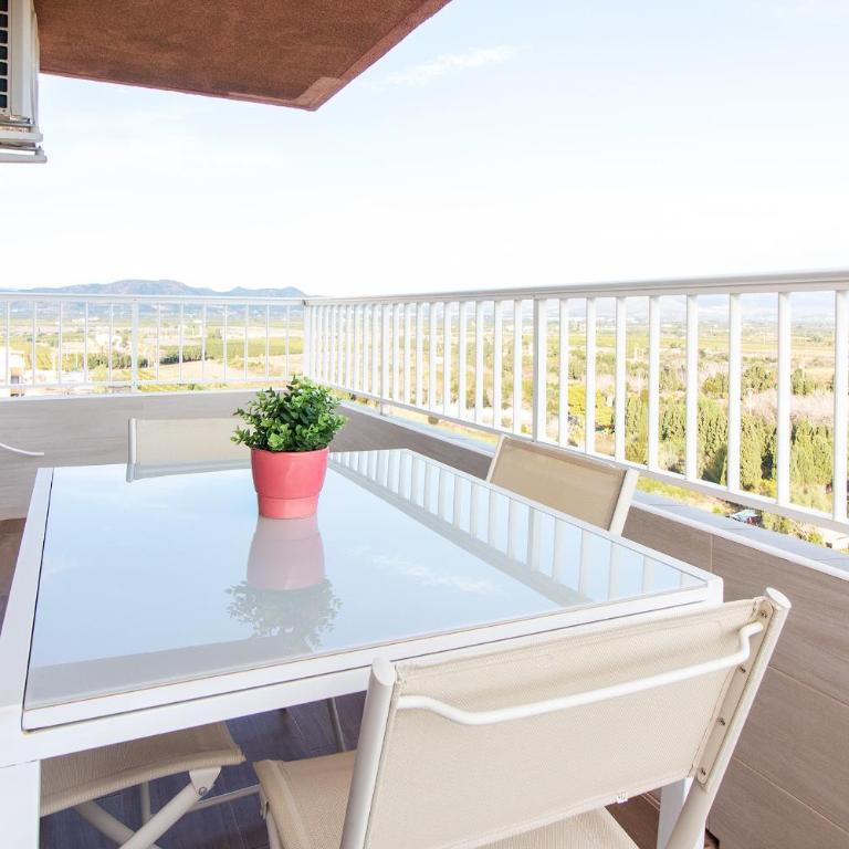 Global Vacacional, Apartamento de 3 habitaciones en urbanización cerca del mar - Three-Bedroom Apartment with Private Pool - 3