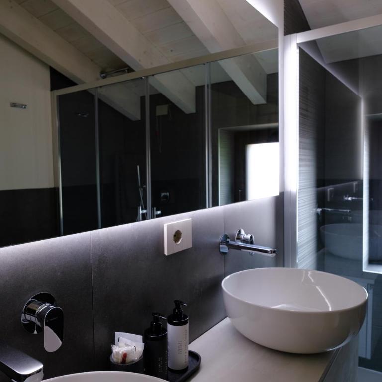 Le Stanze del Lago Villa Seta - Suite con Vista Piscina - 1