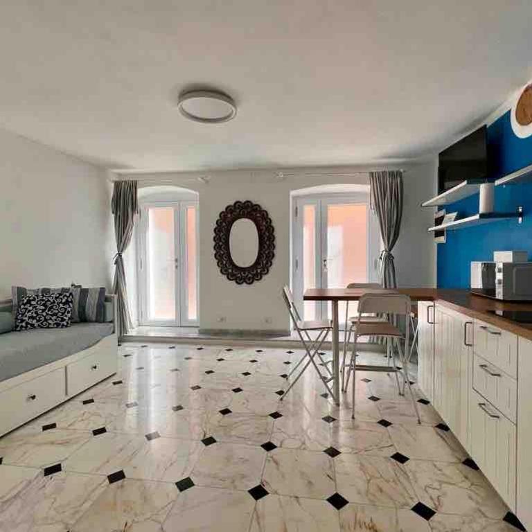 Dantis Domus at the beach - One-Bedroom Apartment - 19