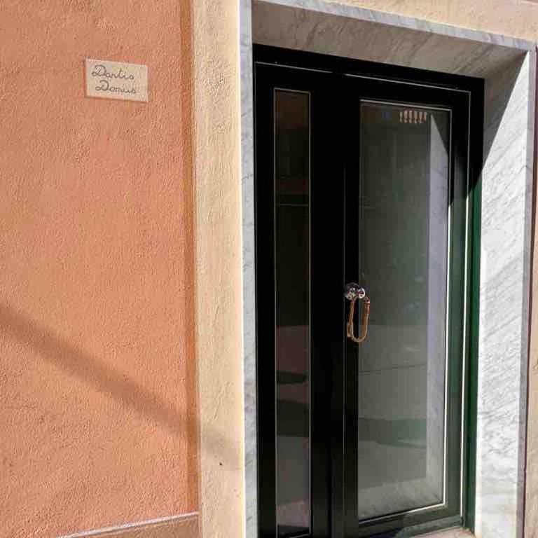 Dantis Domus at the beach - One-Bedroom Apartment - 9