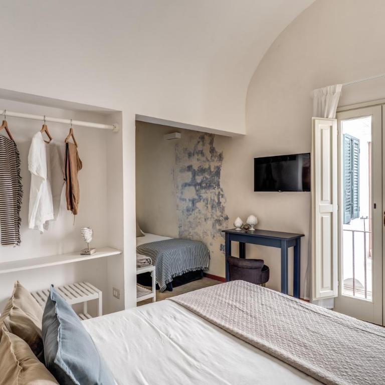 B&B Fiore - Triple Room with Private Bathroom - 5
